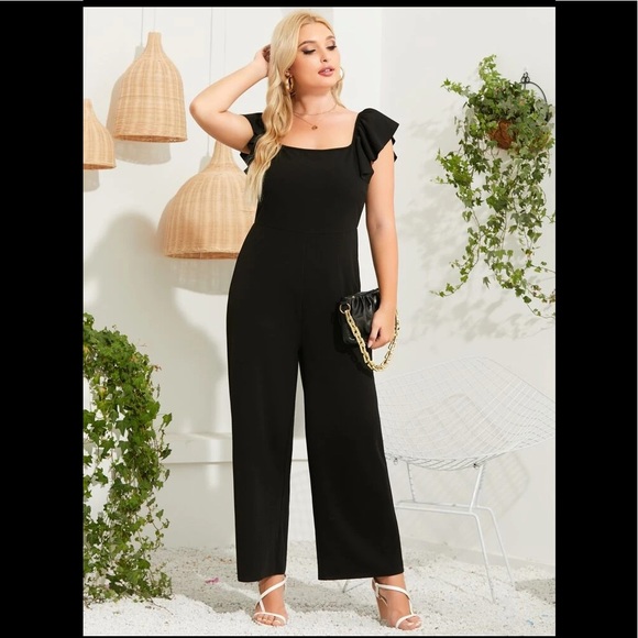 😍Gorgeous Plus Size Solid Black Jumpsuit😍Size 0XL😍 - Picture 2 of 9